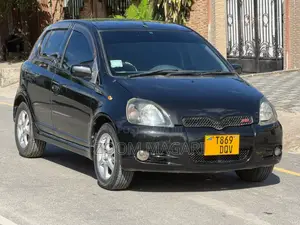 Toyota Vitz 2002 Black