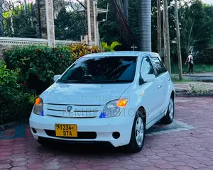 Toyota IST 2005 White
