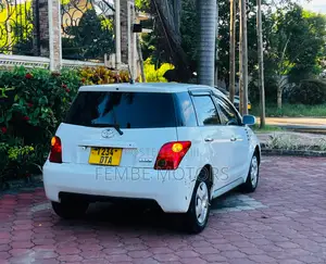 Toyota IST 2005 White