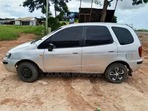 Toyota Corolla Spacio 2000 Silver
