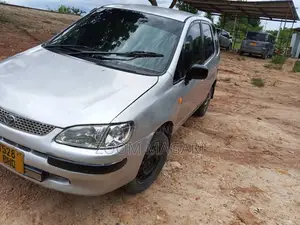 Toyota Corolla Spacio 2000 Silver