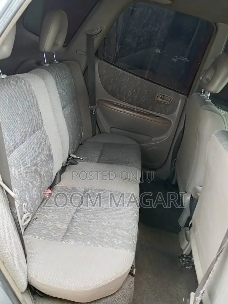 Toyota Corolla Spacio 2000 Silver