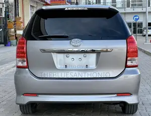 Toyota Wish 2007 Silver