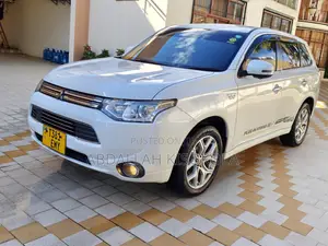 Mitsubishi Outlander 2.0 PHEV AWD 2013 White