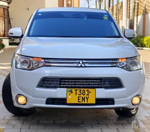Mitsubishi Outlander 2.0 PHEV AWD 2013 White