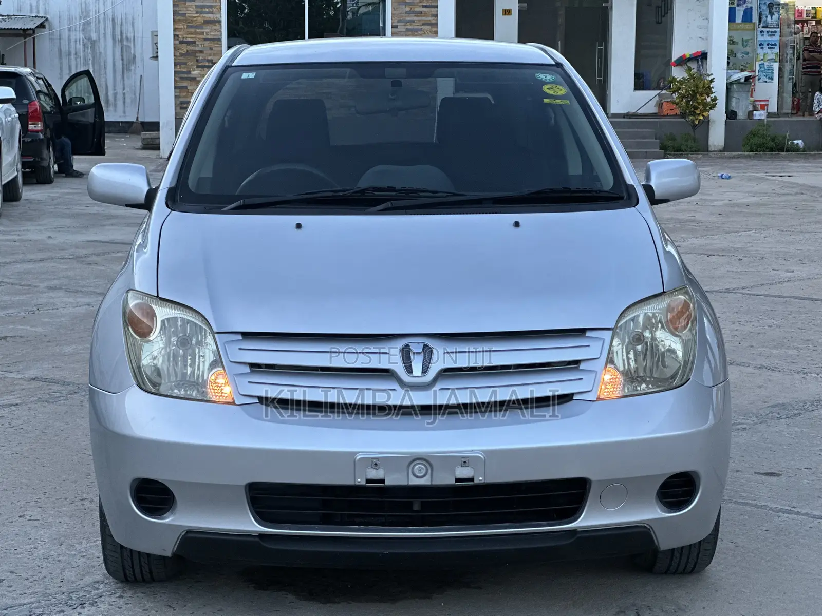 Toyota IST 2004 Silver