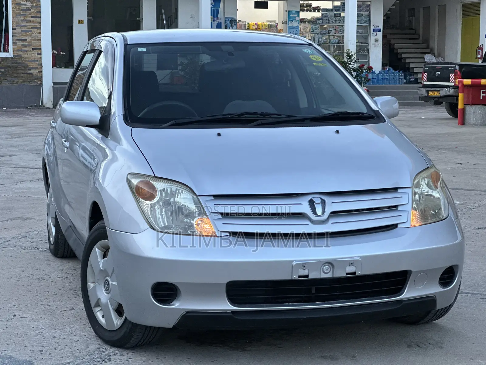 Toyota IST 2004 Silver