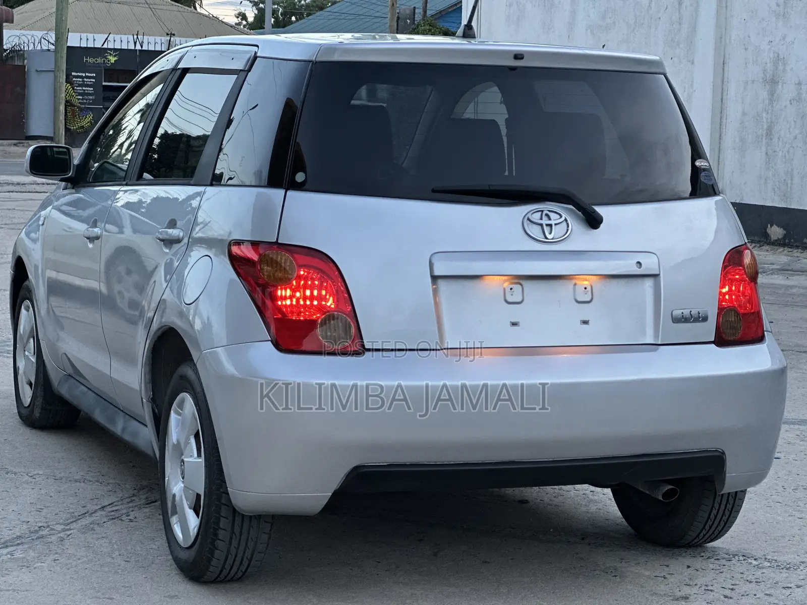 Toyota IST 2004 Silver
