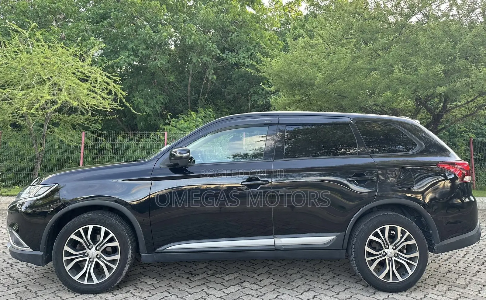 Mitsubishi Outlander 2.0 PHEV AWD 2015 Black