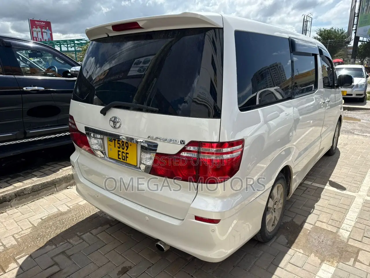 Toyota Alphard 2.4 Petrol AWD 2006 White