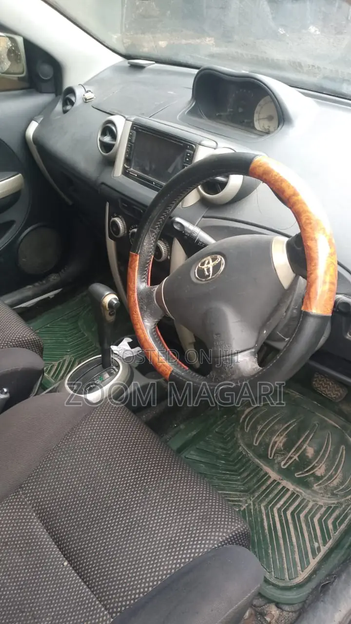 Toyota Alphard 2006 White