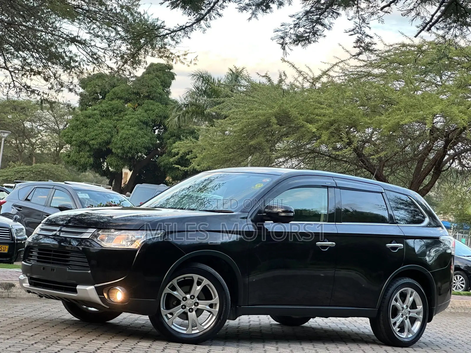 Mitsubishi Outlander 2015 Black