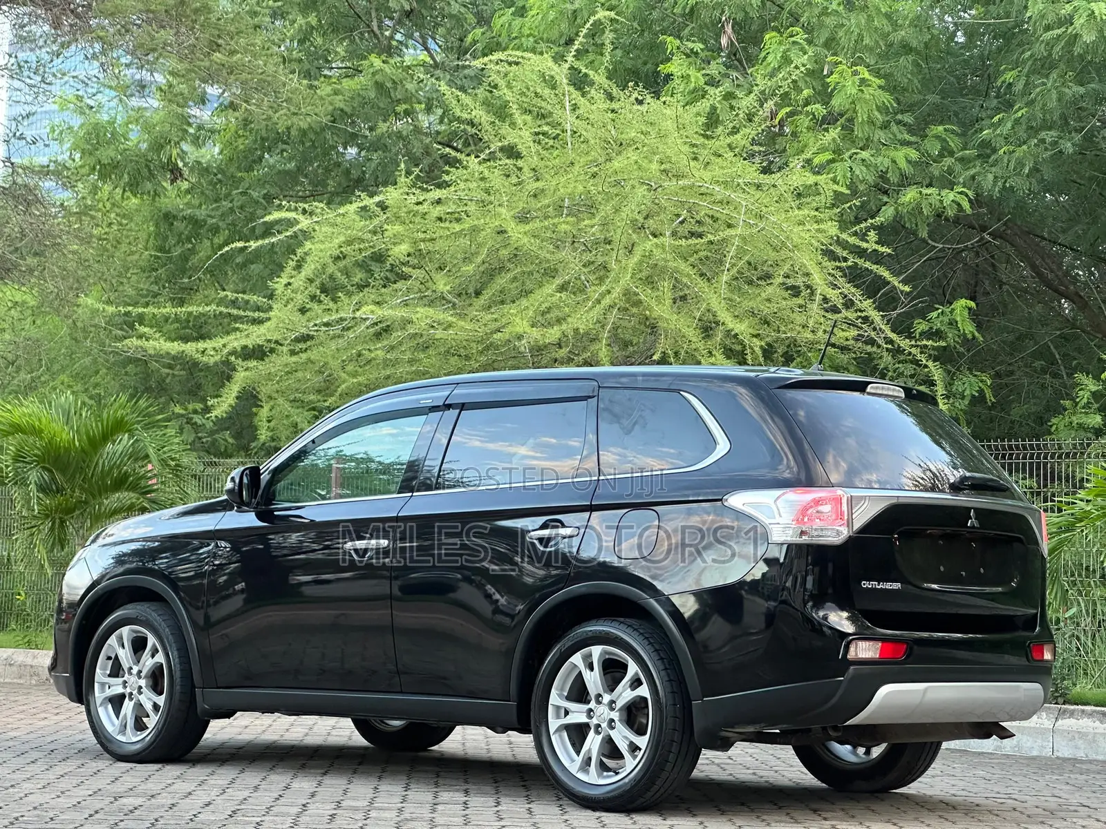 Mitsubishi Outlander 2015 Black