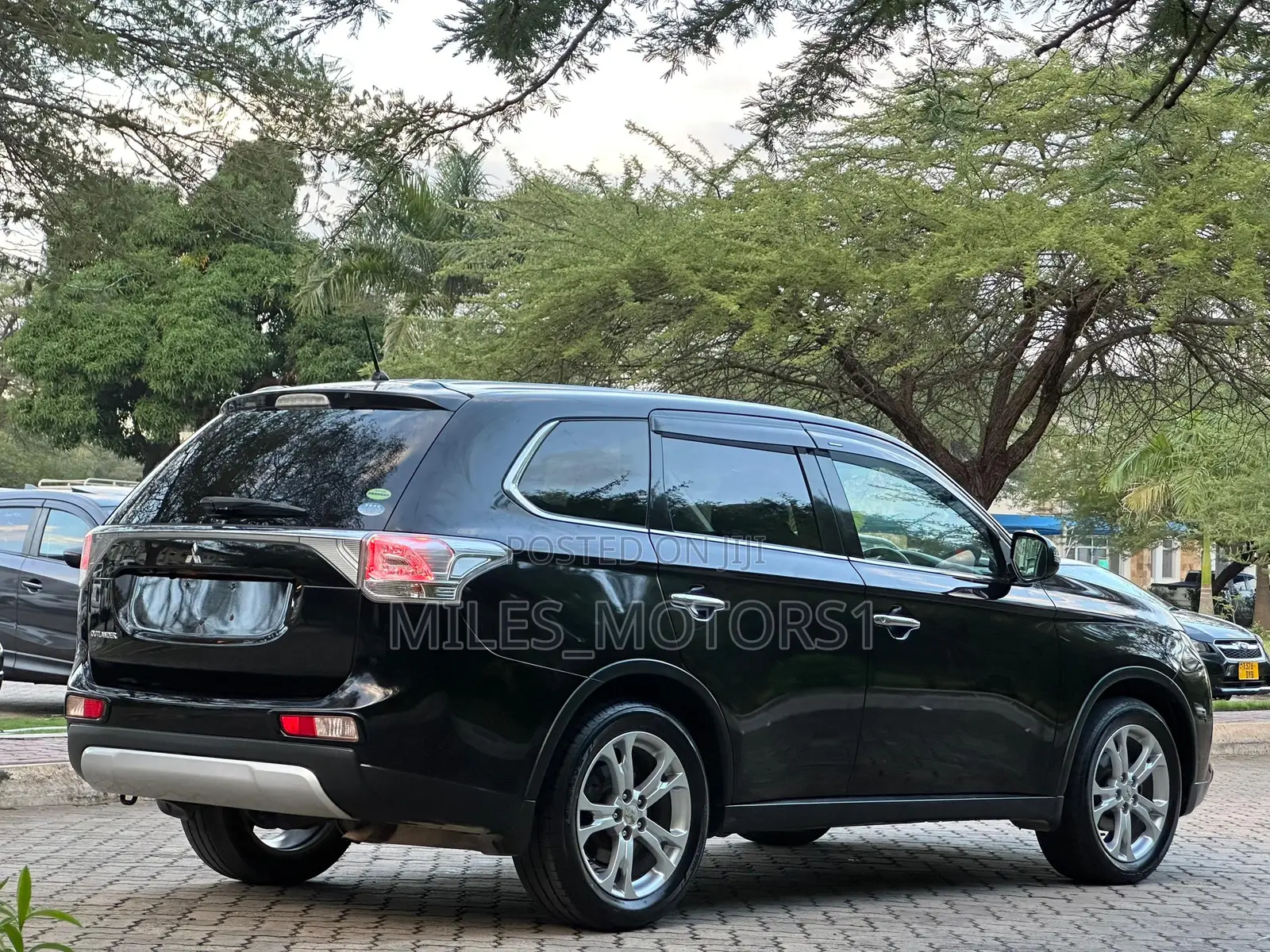 Mitsubishi Outlander 2015 Black