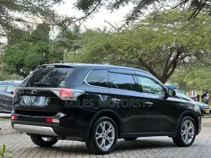 Mitsubishi Outlander 2015 Black