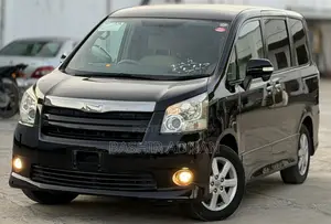 Toyota Noah 2.0 143hp FWD (8 Seater) 2009 Black