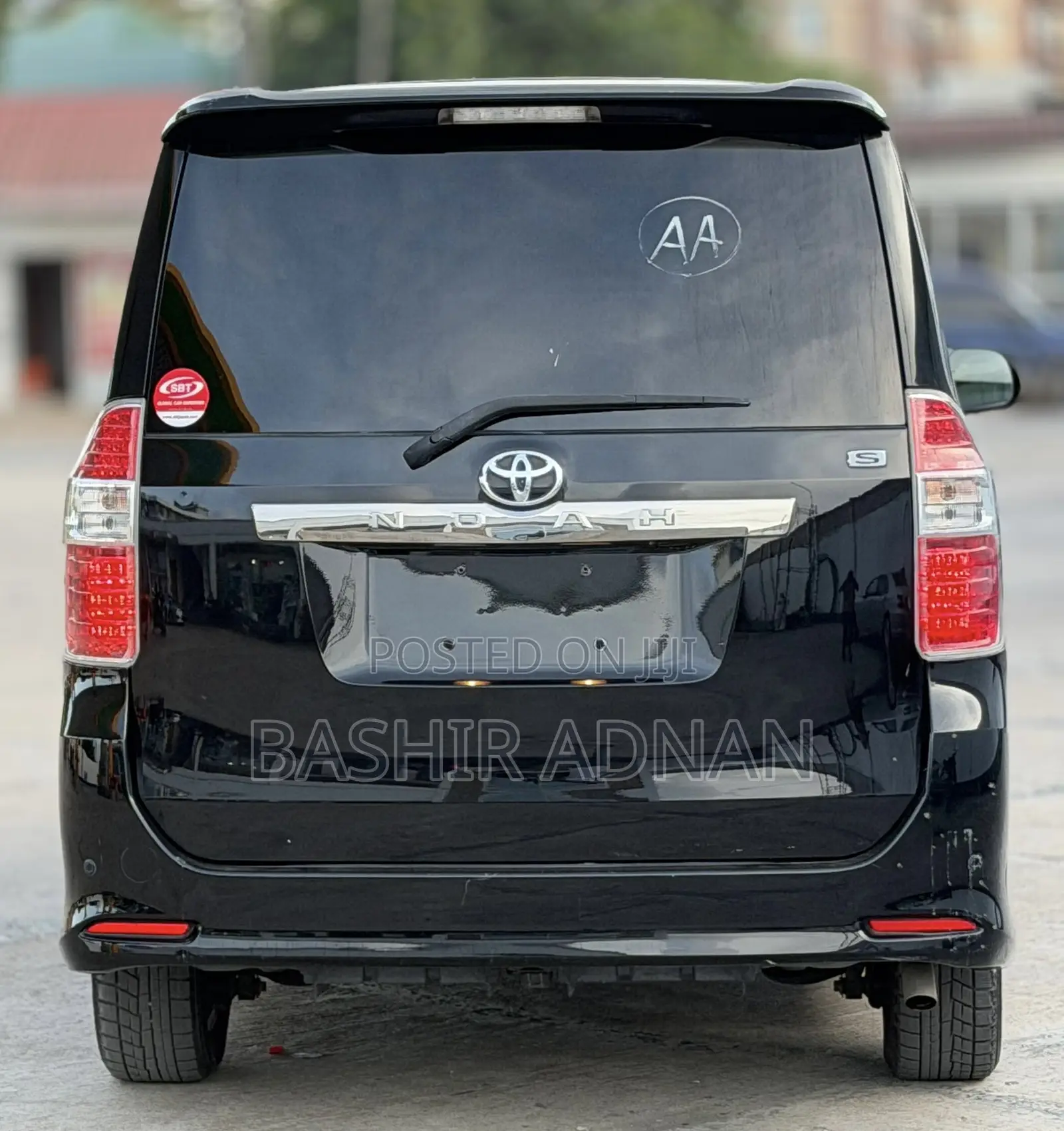 Toyota Noah 2.0 143hp FWD (8 Seater) 2009 Black