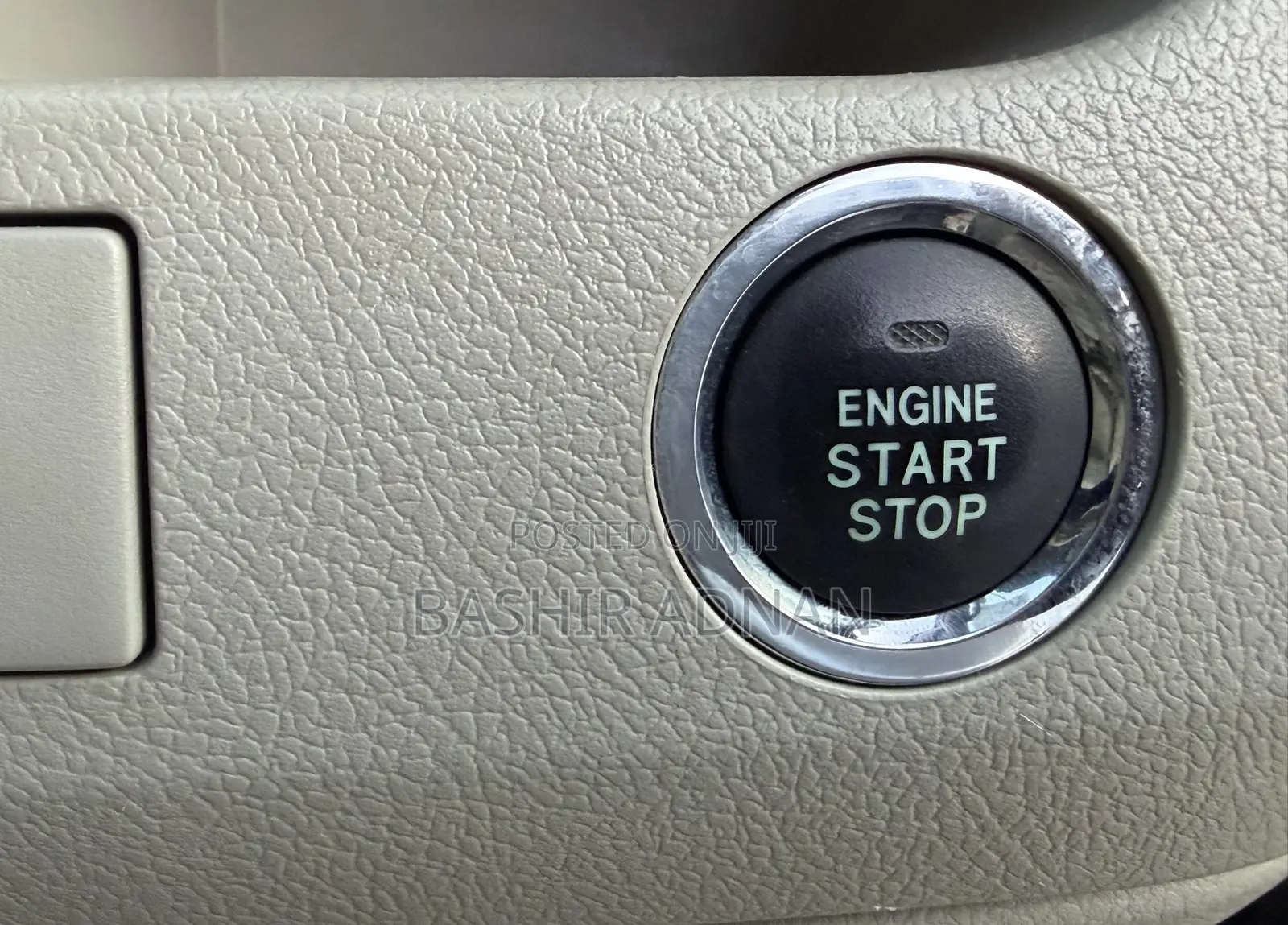 Toyota Noah 2.0 143hp FWD (8 Seater) 2009 Black