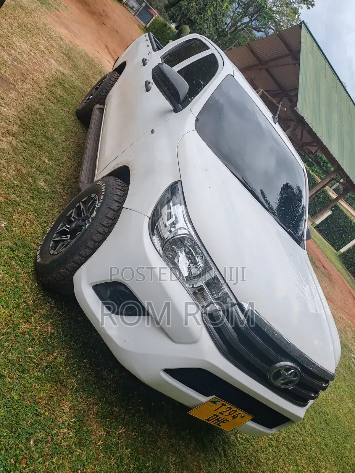 Toyota Hilux Revo Double Cab Deisel 2.4 RWD 2016 White