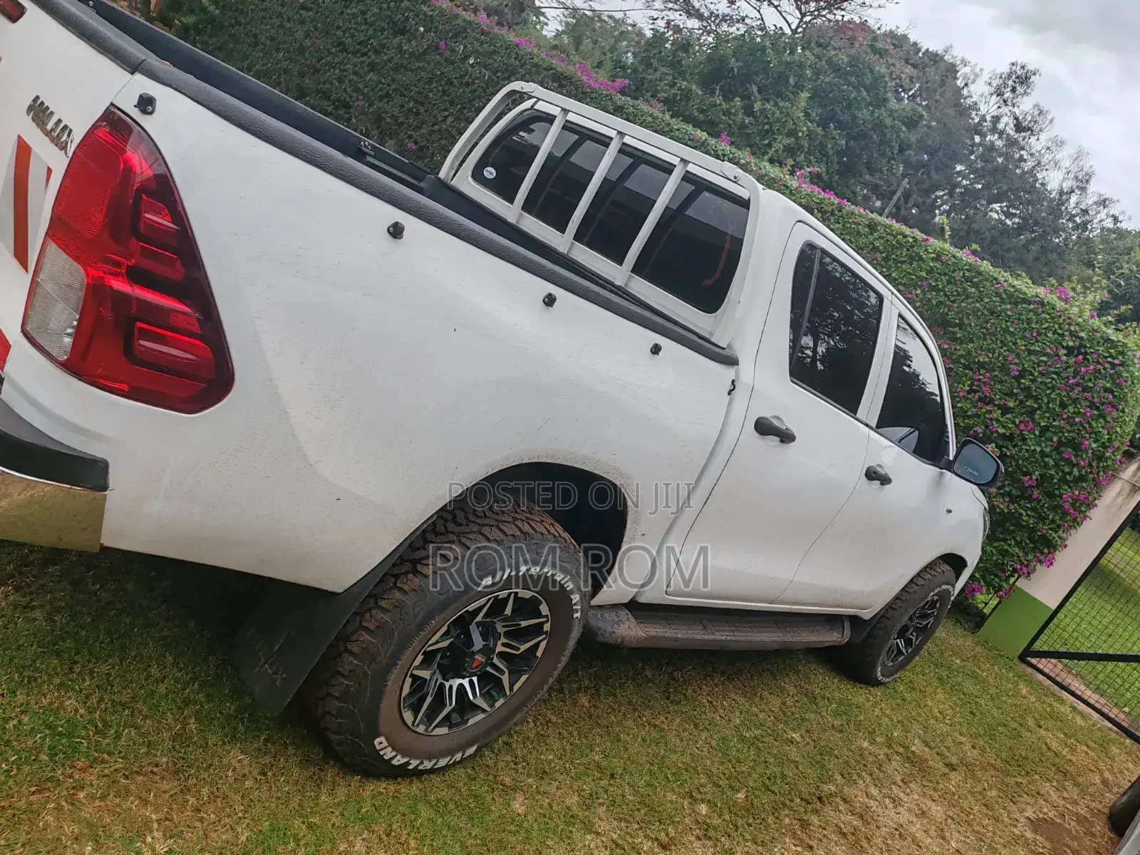 Toyota Hilux Revo Double Cab Deisel 2.4 RWD 2016 White