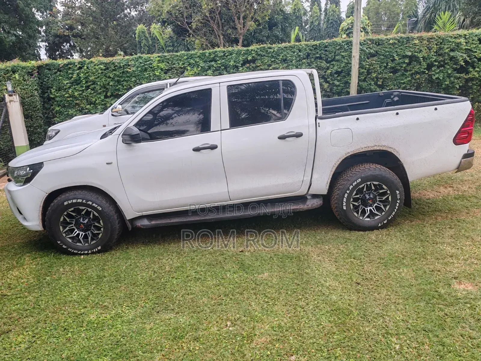 Toyota Hilux Revo Double Cab Deisel 2.4 RWD 2016 White