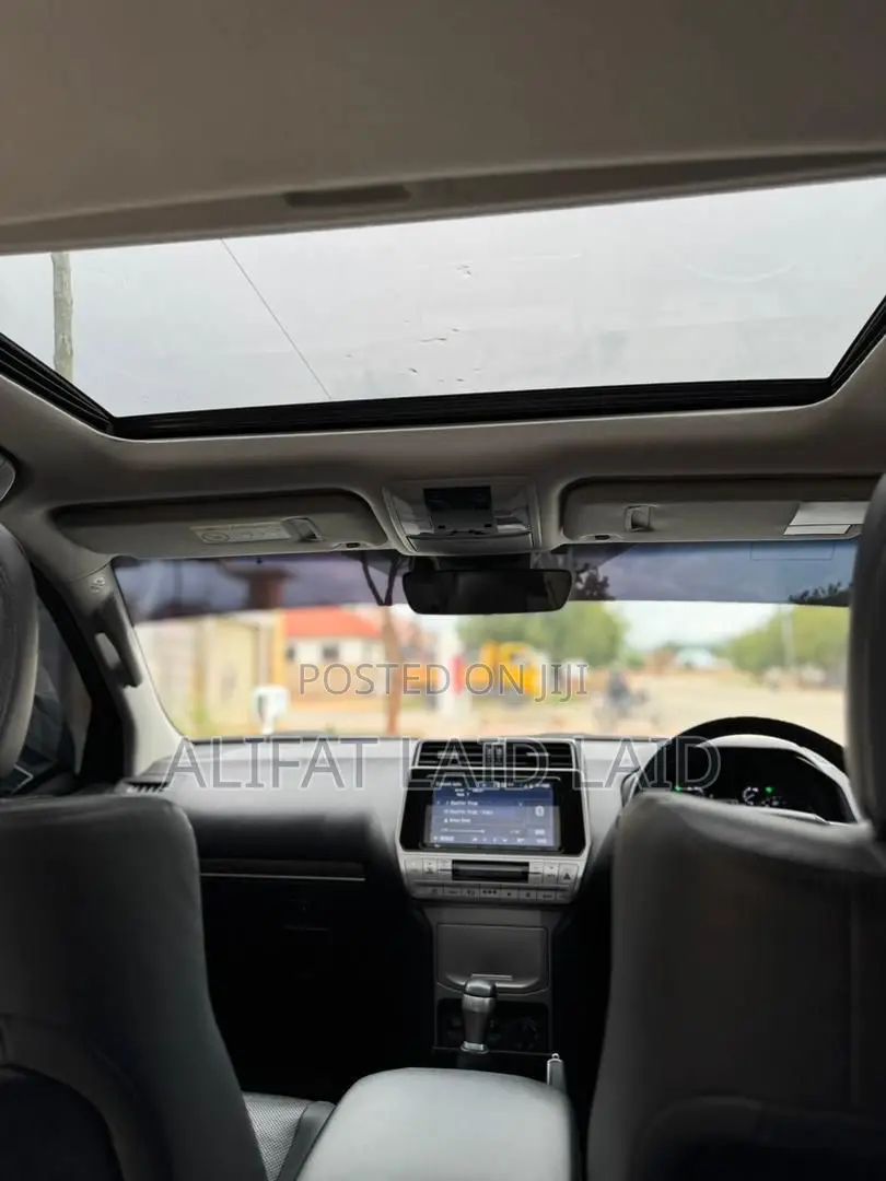 Toyota Land Cruiser Prado 2022 White