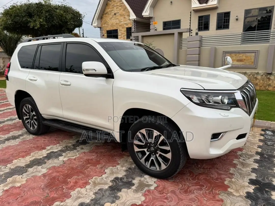 Toyota Land Cruiser Prado 2022 White