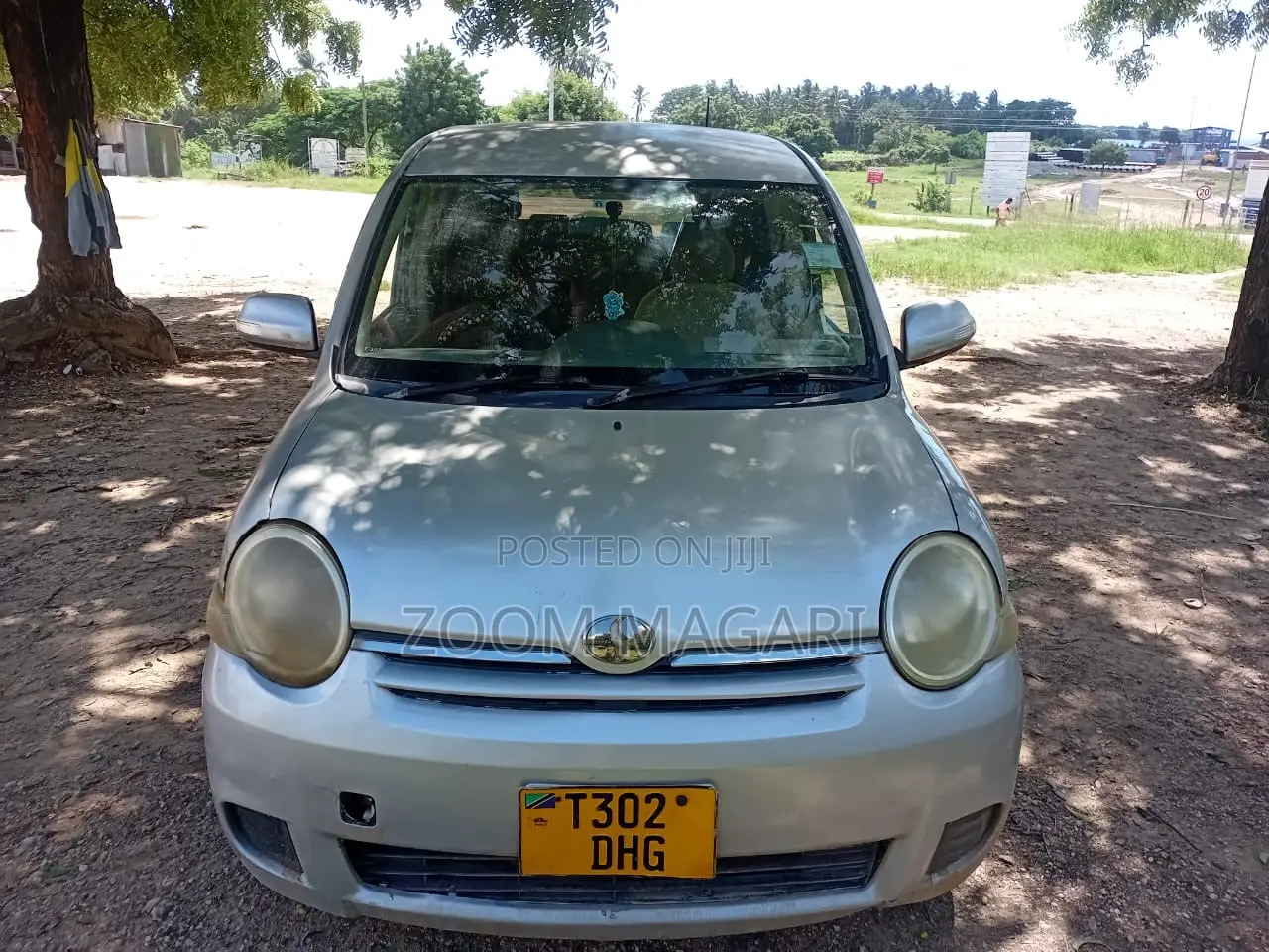 Toyota Sienta 2009 Silver