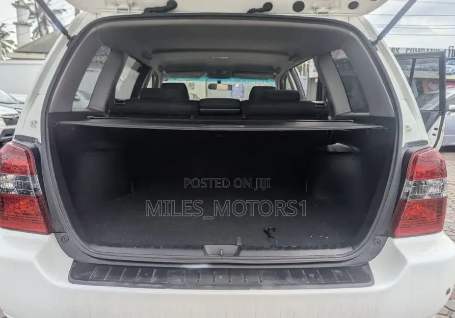 Toyota Kluger 2006 White