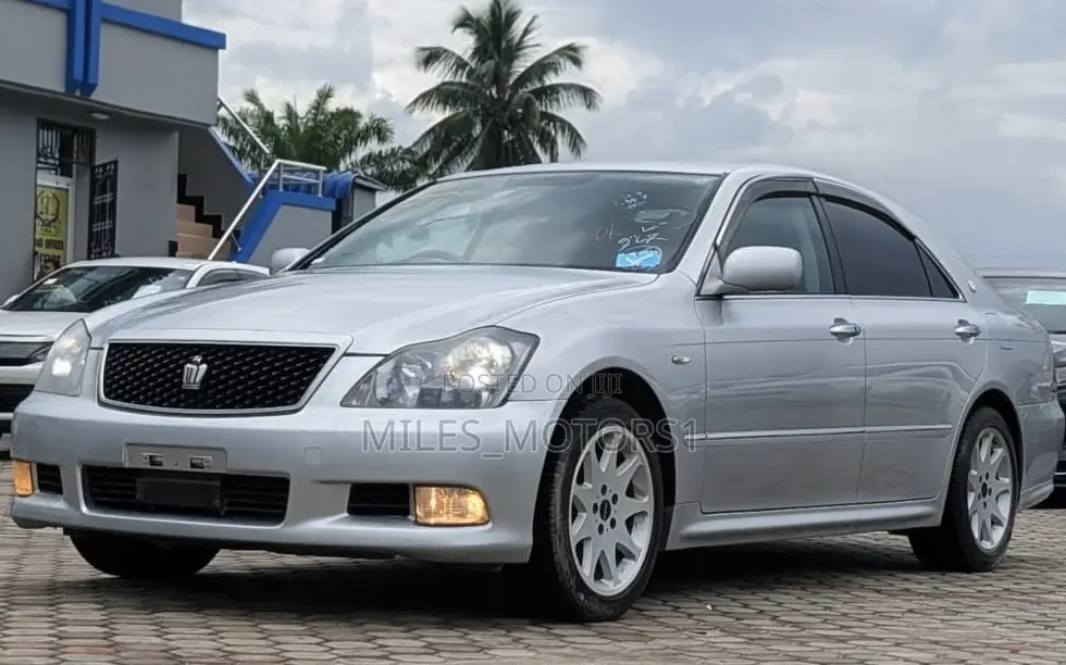Toyota Crown 2006 Silver