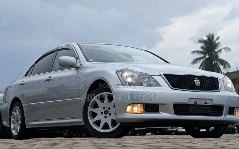 Toyota Crown 2006 Silver