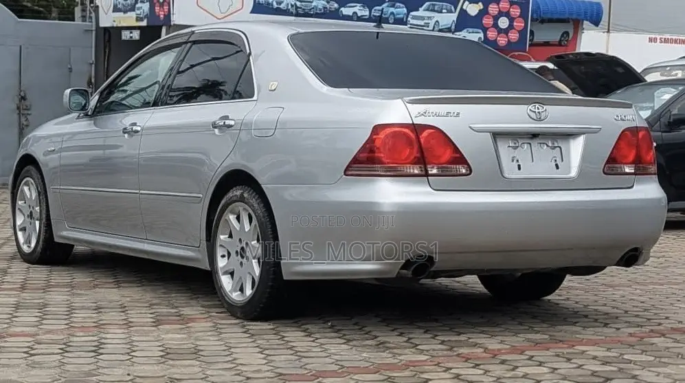 Toyota Crown 2006 Silver