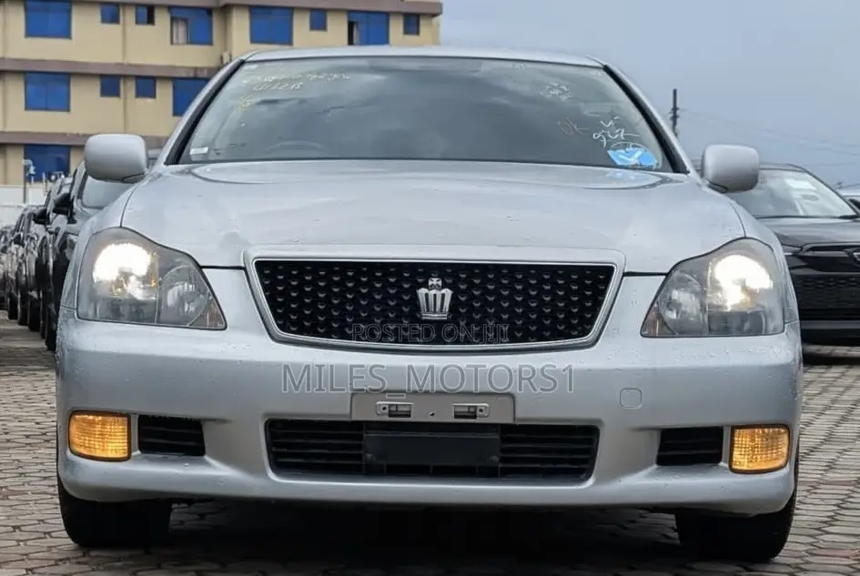 Toyota Crown 2006 Silver