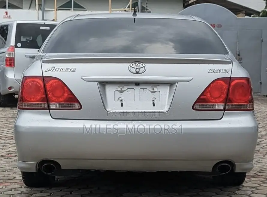 Toyota Crown 2006 Silver