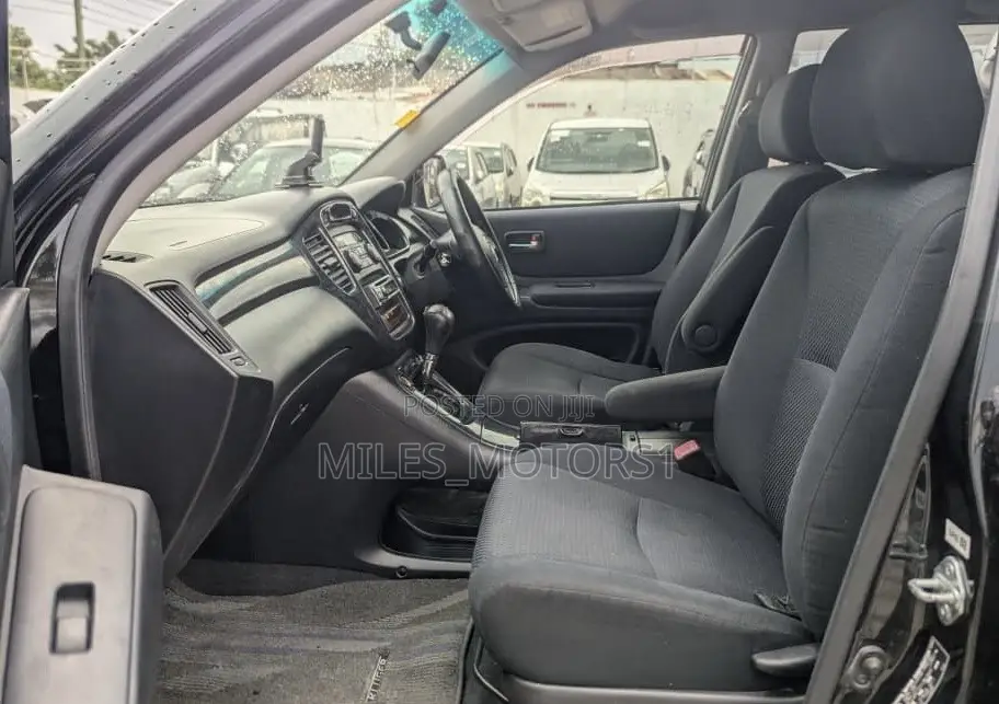 Toyota Kluger 2004 Black