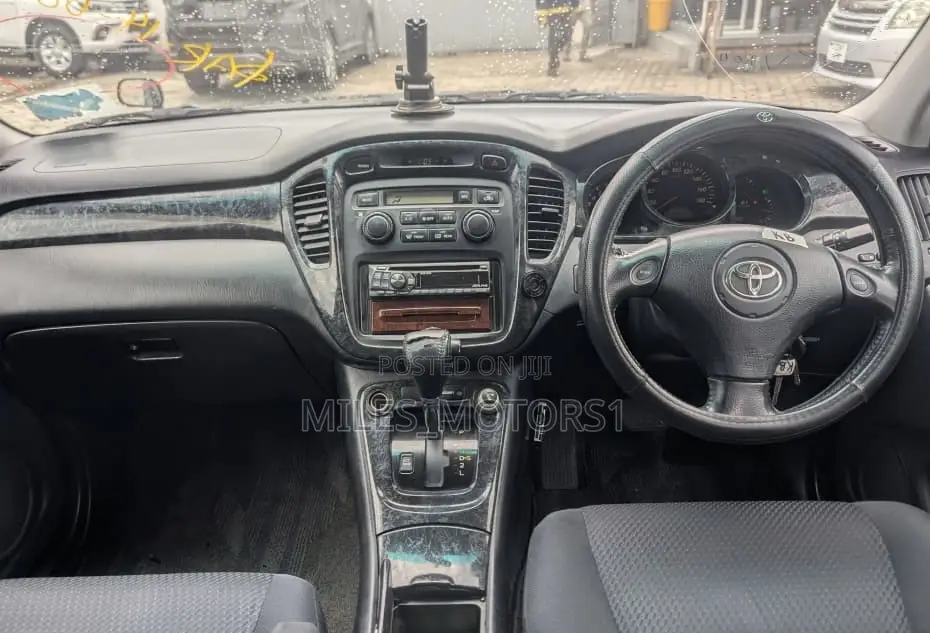 Toyota Kluger 2004 Black