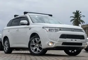 Mitsubishi Outlander PHEV 2018 White