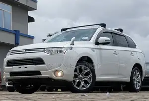 Mitsubishi Outlander PHEV 2018 White