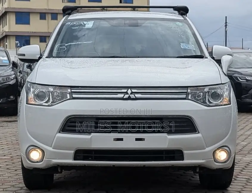 Mitsubishi Outlander PHEV 2018 White