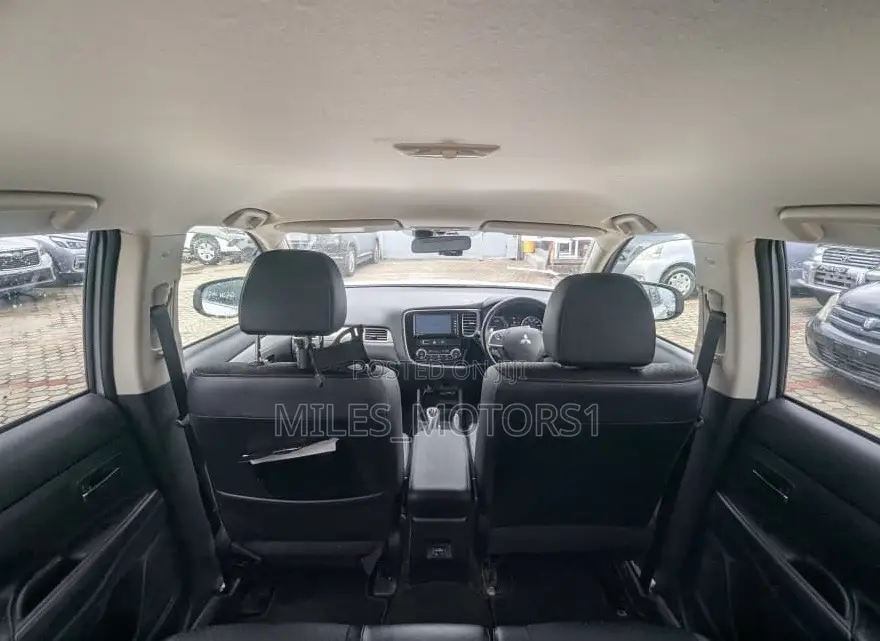 Mitsubishi Outlander PHEV 2018 White