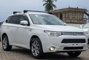 Mitsubishi Outlander PHEV 2018 White