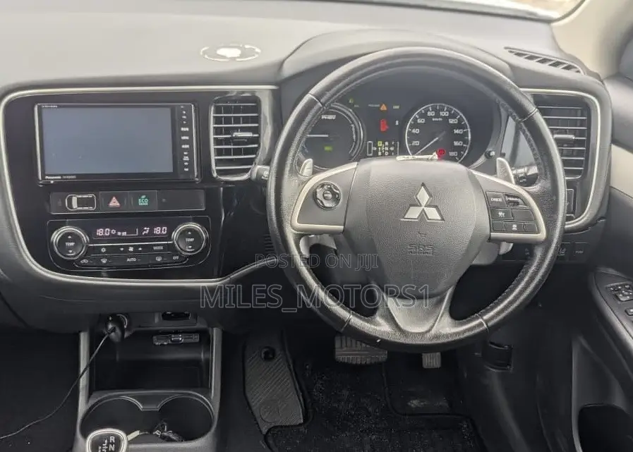 Mitsubishi Outlander PHEV 2018 White