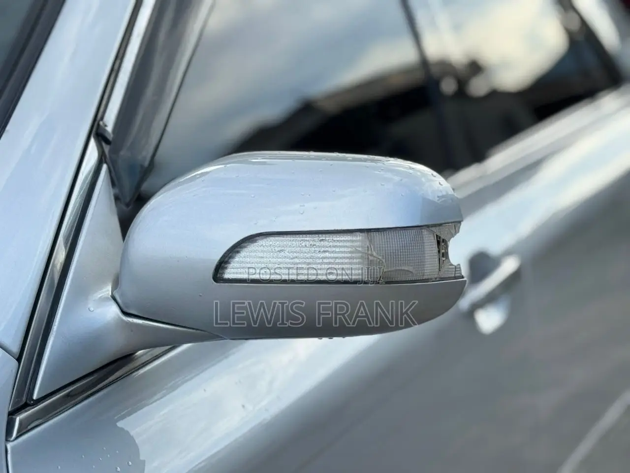 Toyota Crown 2006 Silver