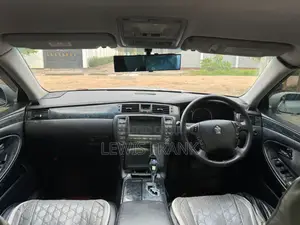 Toyota Crown 2006 Silver
