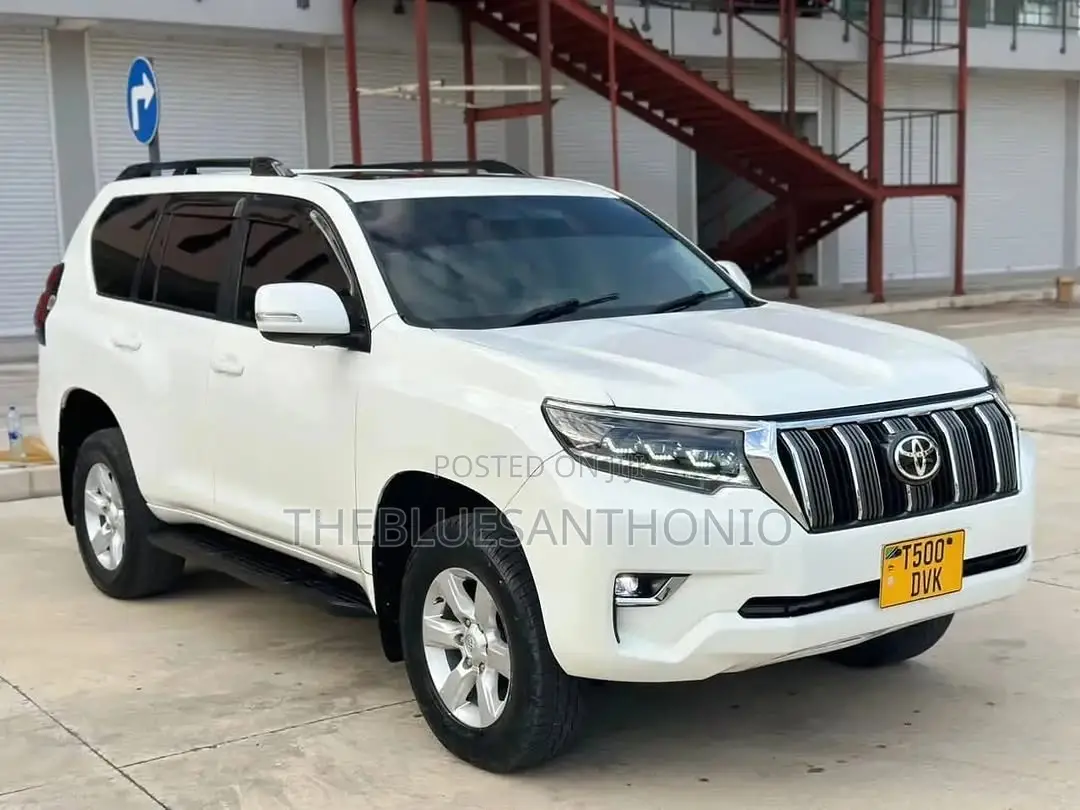 Toyota Land Cruiser Prado 2017 White