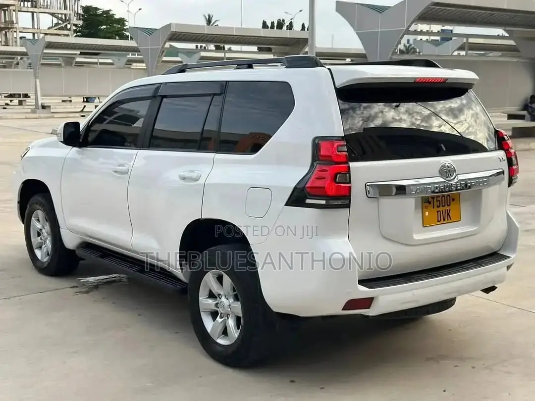 Toyota Land Cruiser Prado 2017 White