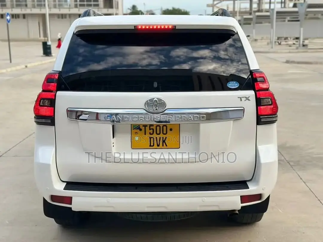 Toyota Land Cruiser Prado 2017 White