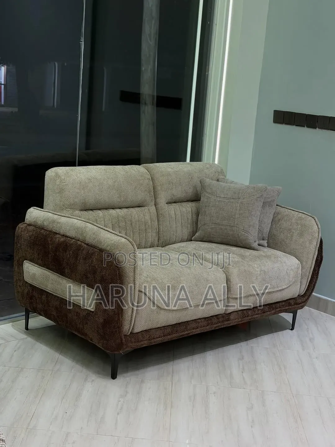 Sofa Ya Watu Wa Wawirl