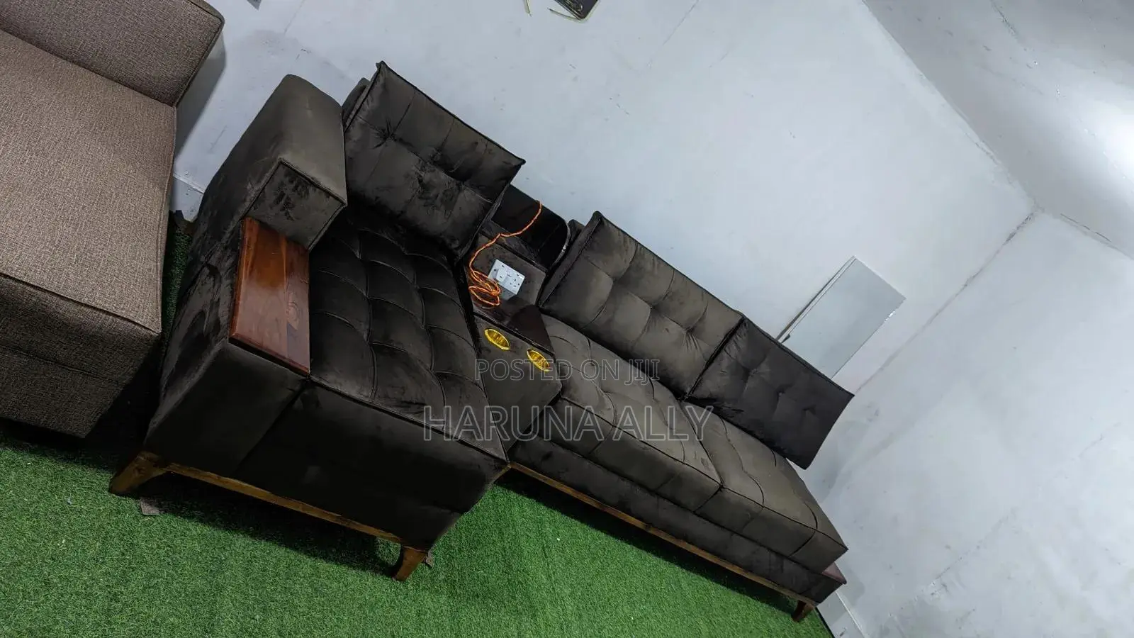 Sofa Ya L Shape Ya Watu Watano