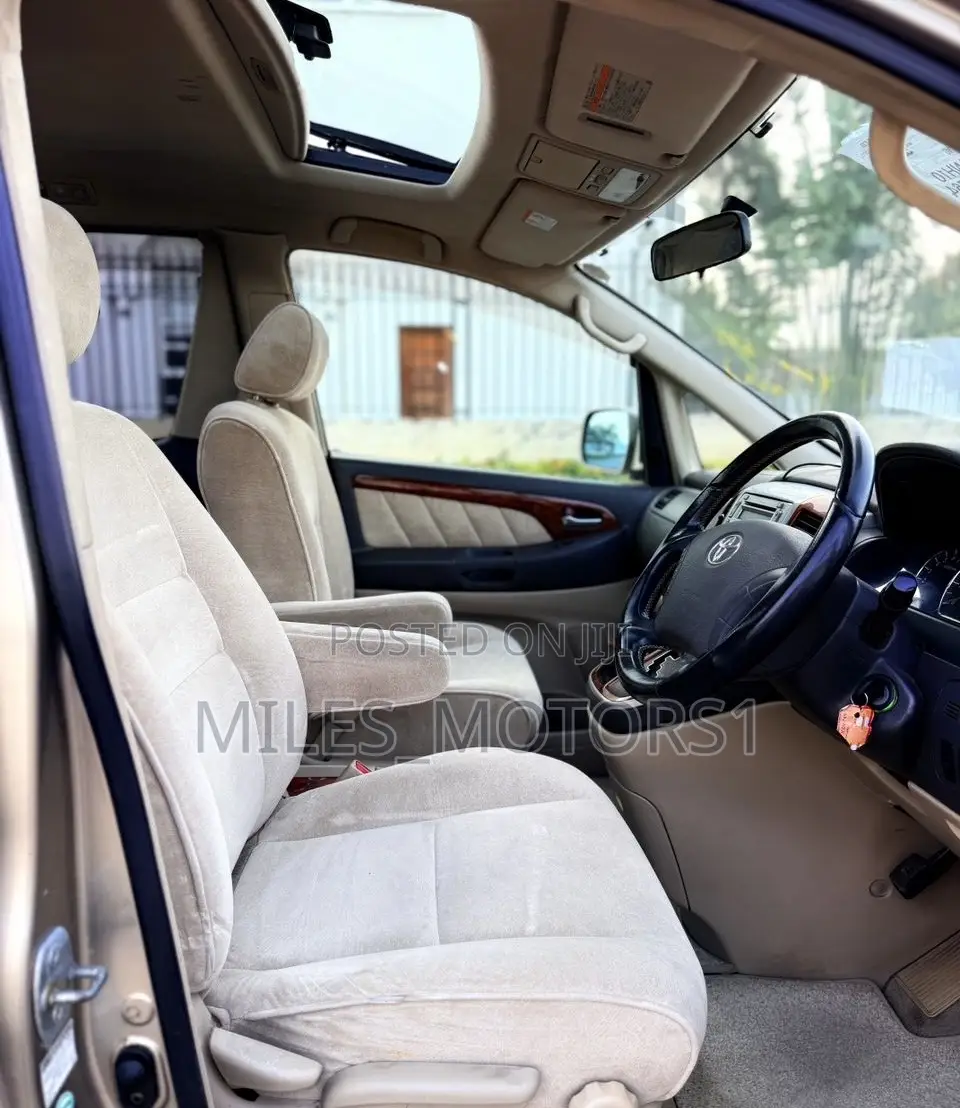 Toyota Alphard 2002 Gold